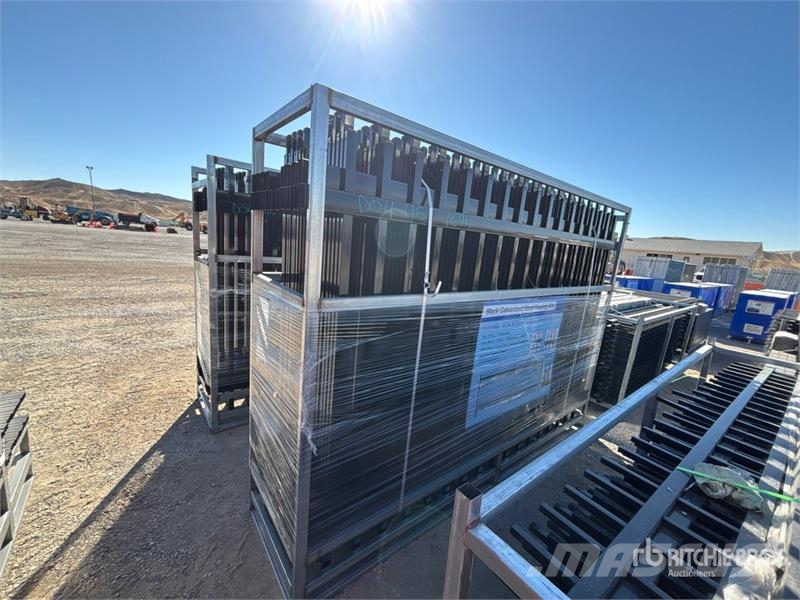 Quantity of 10 ft x 7 ft Galvanized Black Fencing Piirdeaia varustus