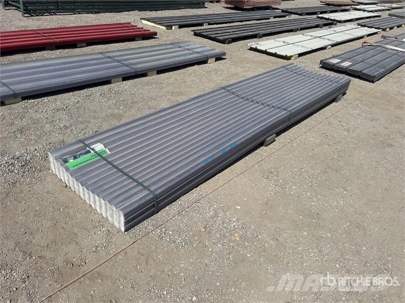 Quantity of (100) 12 ft x 3 ft Clear Corrugated Po Talhas, guinchos e elevadores de materiais