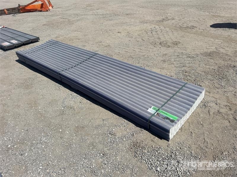 Quantity of (100) 12 ft x 3 ft Clear Corrugated Po Talhas, guinchos e elevadores de materiais