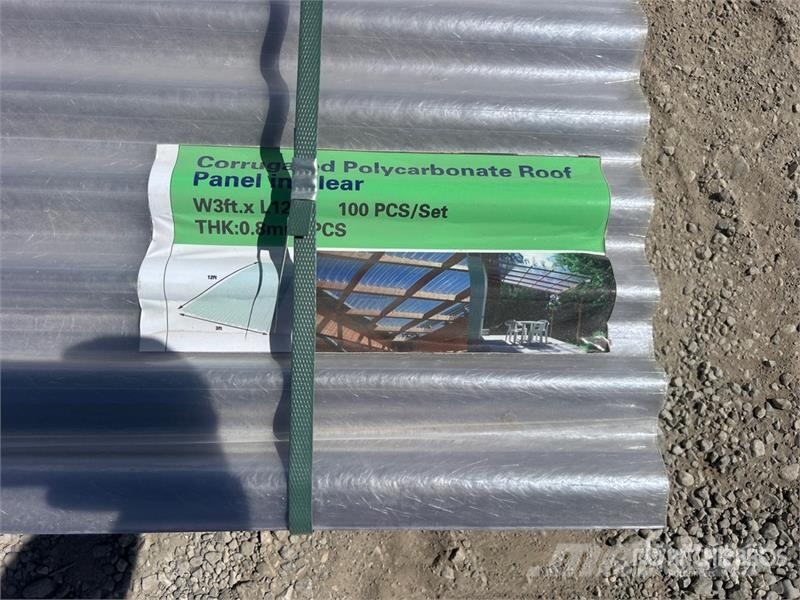 Quantity of (100) 12 ft x 3 ft Clear Corrugated Po Talhas, guinchos e elevadores de materiais