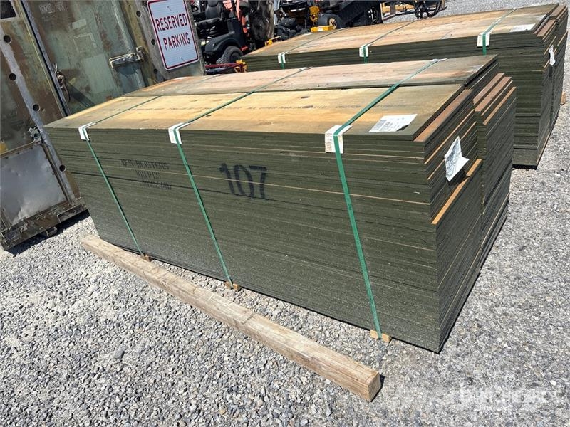 Quantity of (100) 3/4" 2x8 MDO G1S With Smooth Ove Other components