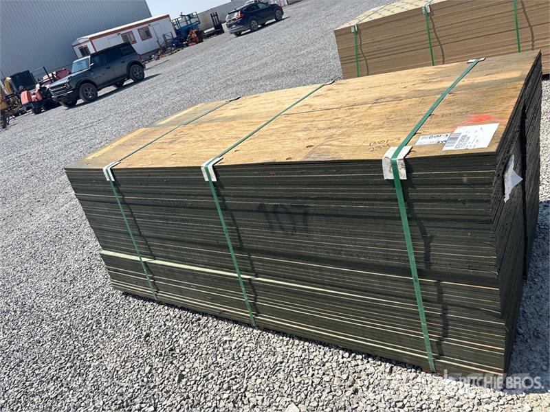Quantity of (100) 3/4" 2x8 MDO G1S With Smooth Ove Other components