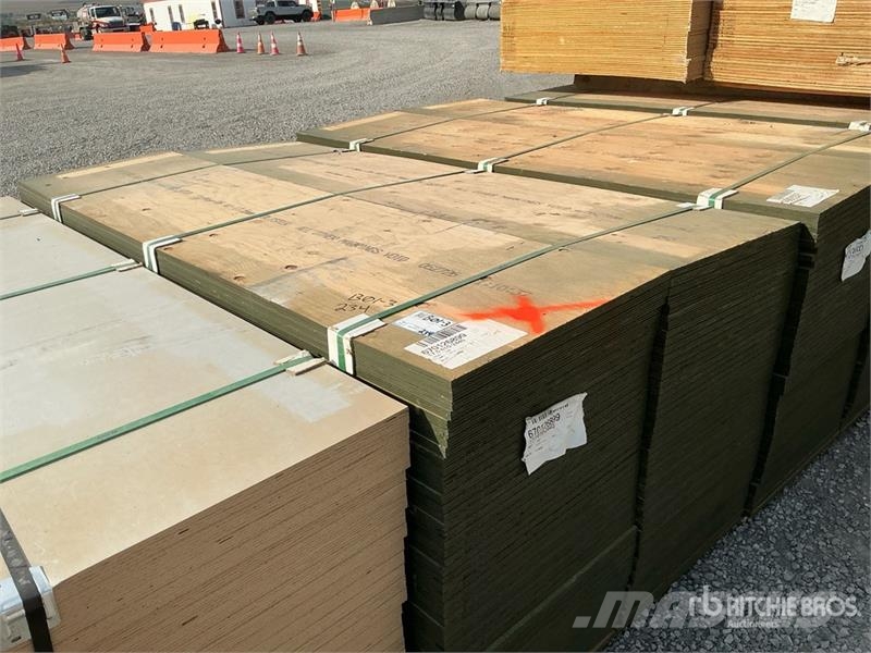 Quantity of (100) 3/4" 2x8 MDO G1S With Smooth Ove Other components