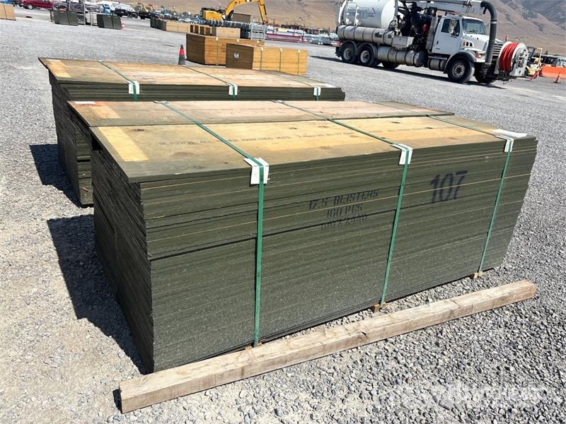 Quantity of (100) 3/4" 2x8 MDO G1S With Smooth Ove Other components