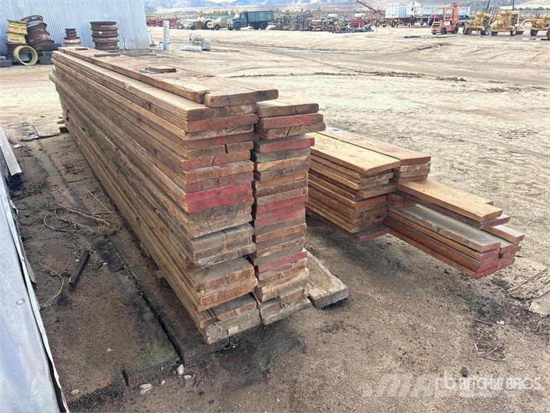 Quantity of 11 1/2 x 1 1/2 Lumber مكونات أخرى