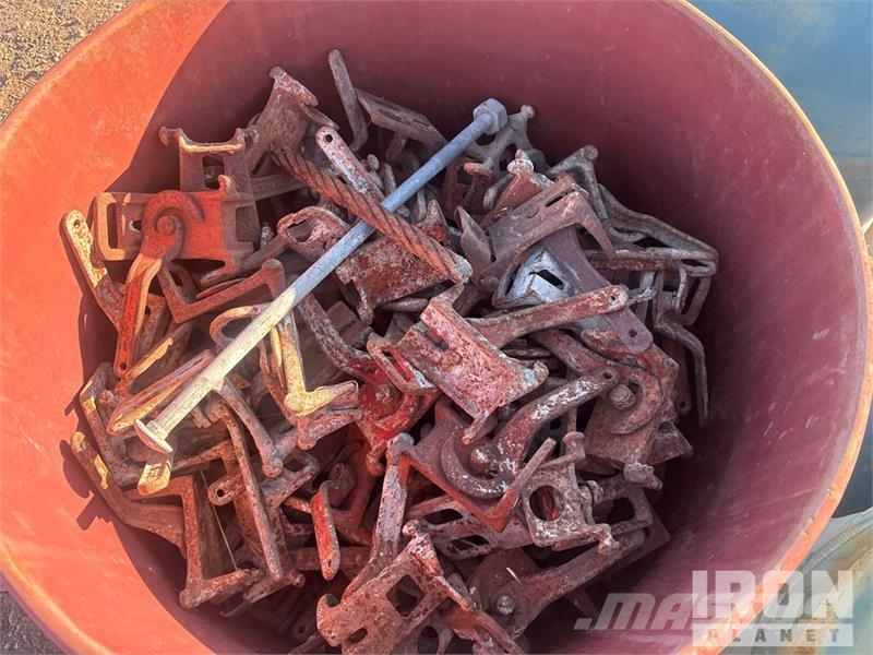 Quantity of (11) Barrels of-Gate Cam Lock Backs/St Подъемно-транспортное оборудование и грузовые лифты