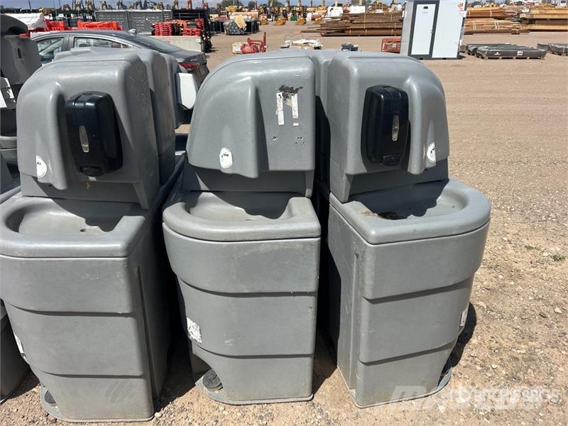  Quantity of (11) Hand Washing Sinks 廃棄物／リサイクル&採石スペアパーツ