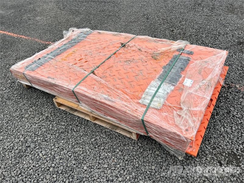  Quantity of (12) 4 ft x 7 ft 2 in Ground Protectio Drugi deli
