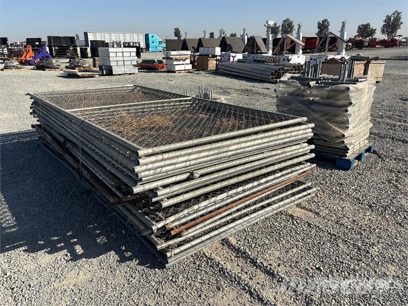Quantity of 12 ft x 6 ft Chain Link Fencing Equipos de vallado
