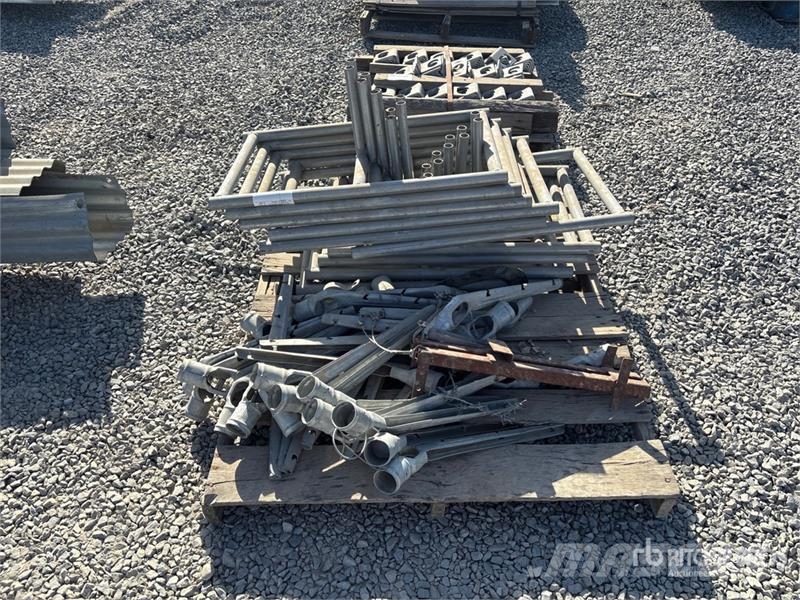  Quantity of 12 ft x 6 ft Chain Link Fencing Oprema za ograje