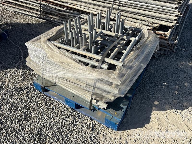 Quantity of 12 ft x 6 ft Chain Link Fencing Equipos de vallado