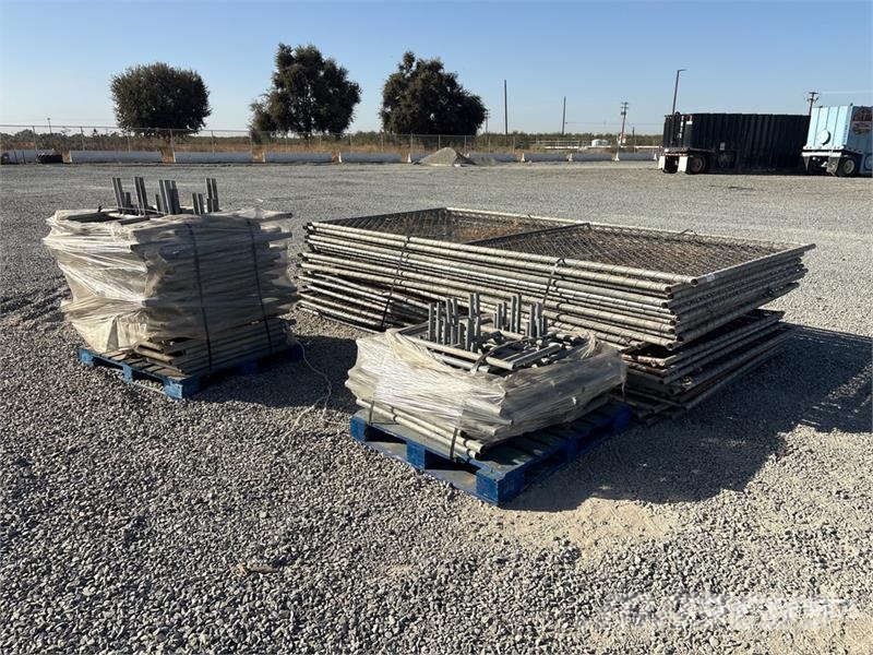 Quantity of 12 ft x 6 ft Chain Link Fencing Equipos de vallado