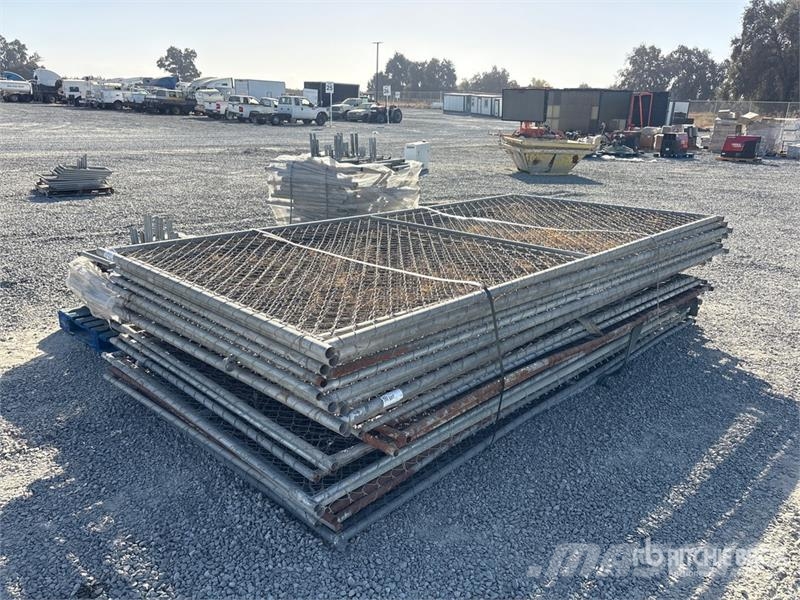 Quantity of 12 ft x 6 ft Chain Link Fencing Equipos de vallado
