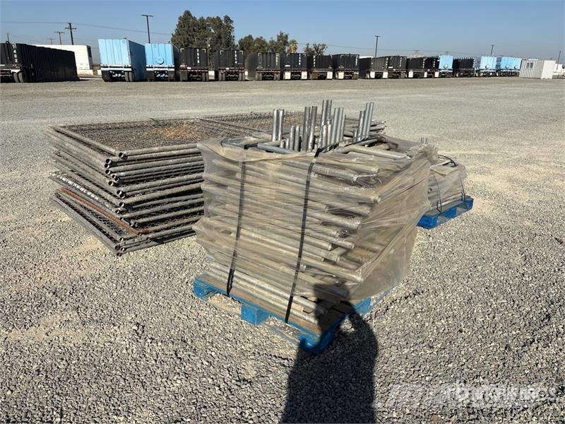 Quantity of 12 ft x 6 ft Chain Link Fencing Equipos de vallado