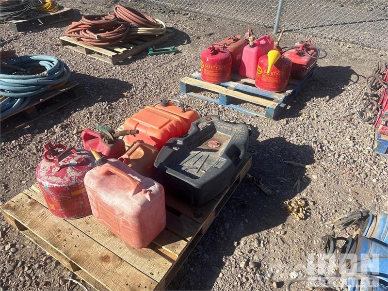 Quantity of (12) Fuel Cans مكونات أخرى