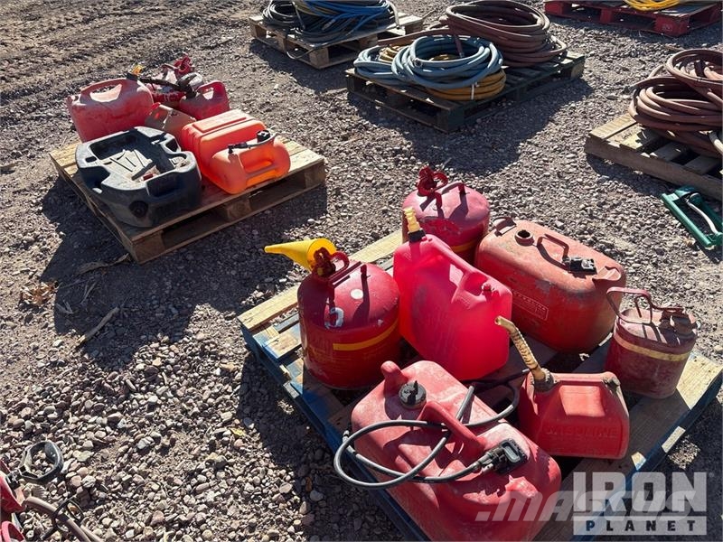  Quantity of (12) Fuel Cans مكونات أخرى