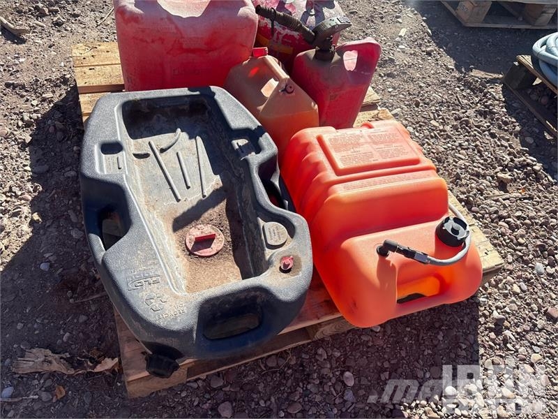  Quantity of (12) Fuel Cans مكونات أخرى