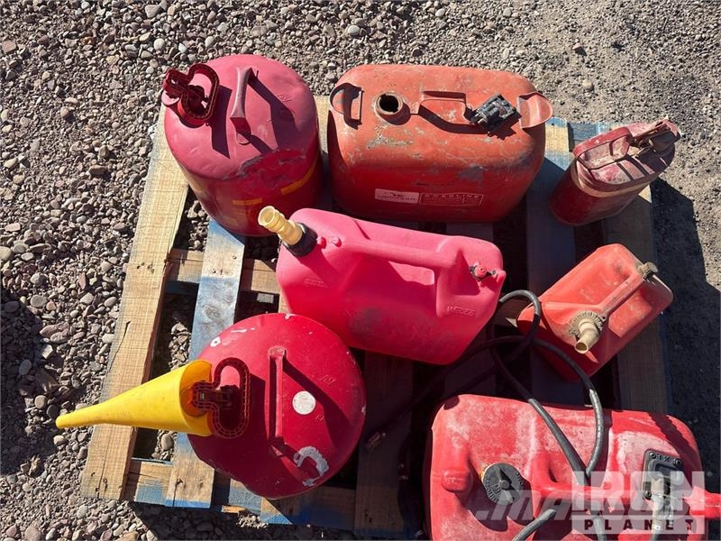  Quantity of (12) Fuel Cans مكونات أخرى