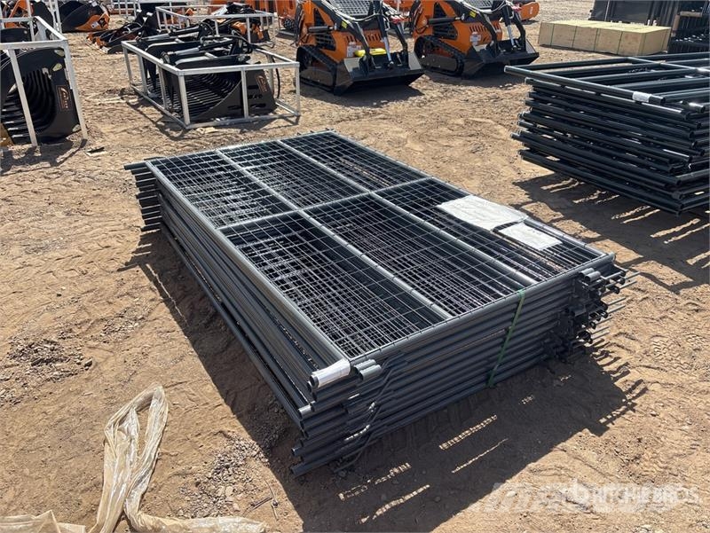 Quantity of (12) Livestock Panel その他畜産機材とアクセサリー・アタッチメント