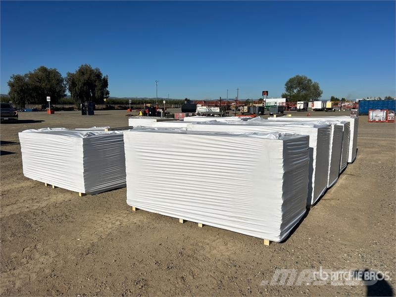  Quantity of (12) Pallets of 96 in x 48 in Polyiso  Talhas, guinchos e elevadores de materiais