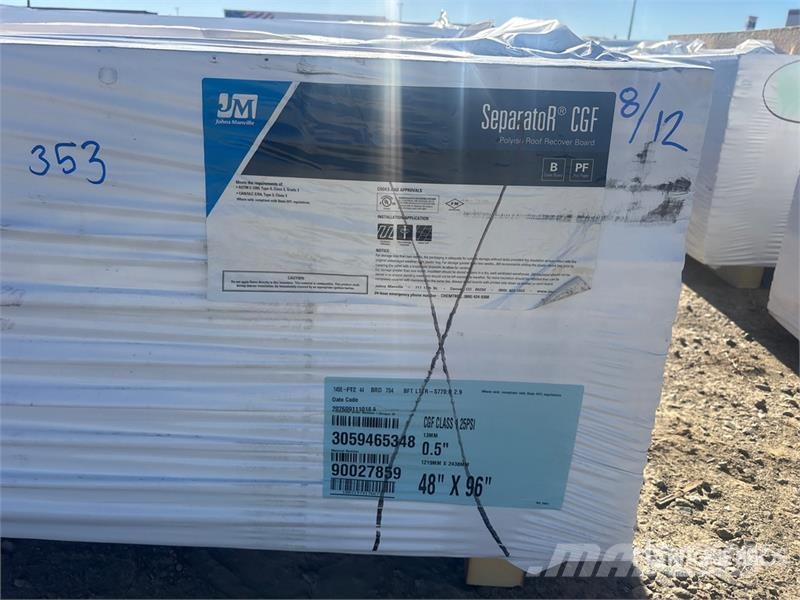 Quantity of (12) Pallets of 96 in x 48 in Polyiso Talhas, guinchos e elevadores de materiais
