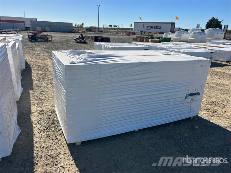  Quantity of (12) Pallets of 96 in x 48 in Polyiso  Talhas, guinchos e elevadores de materiais