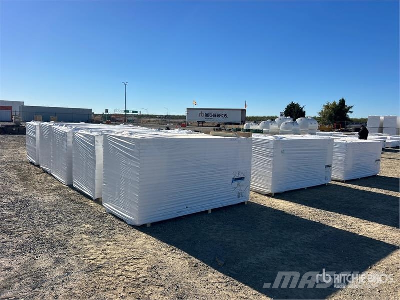  Quantity of (12) Pallets of 96 in x 48 in Polyiso  Talhas, guinchos e elevadores de materiais
