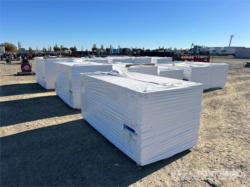  Quantity of (12) Pallets of 96 in x 48 in Polyiso  Talhas, guinchos e elevadores de materiais