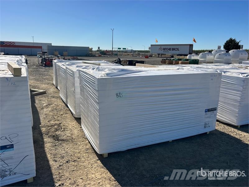  Quantity of (12) Pallets of 96 in x 48 in Polyiso  Talhas, guinchos e elevadores de materiais