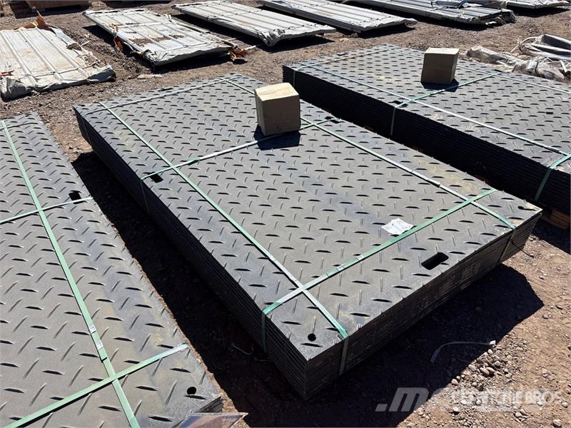 Quantity of (12) SKLP SK-LJB12 94 in x 47 in Poly Ostale kargo komponente