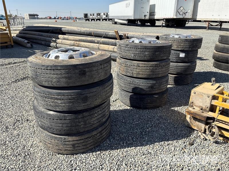  Quantity of (12) Tires Gume, kolesa in platišča