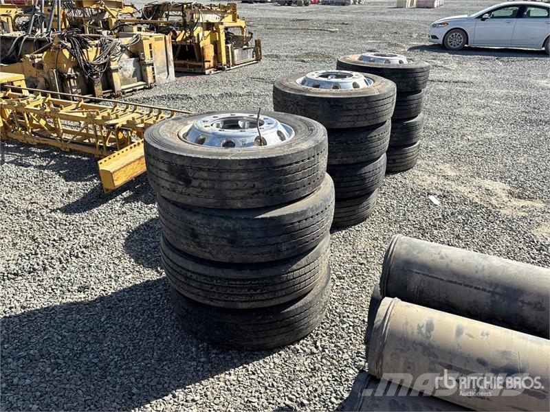  Quantity of (12) Tires Gume, kolesa in platišča