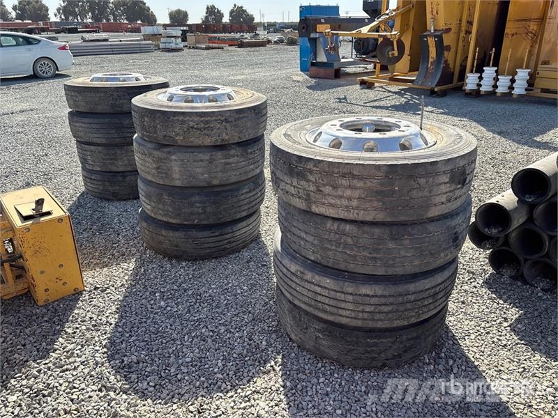  Quantity of (12) Tires Gume, kolesa in platišča