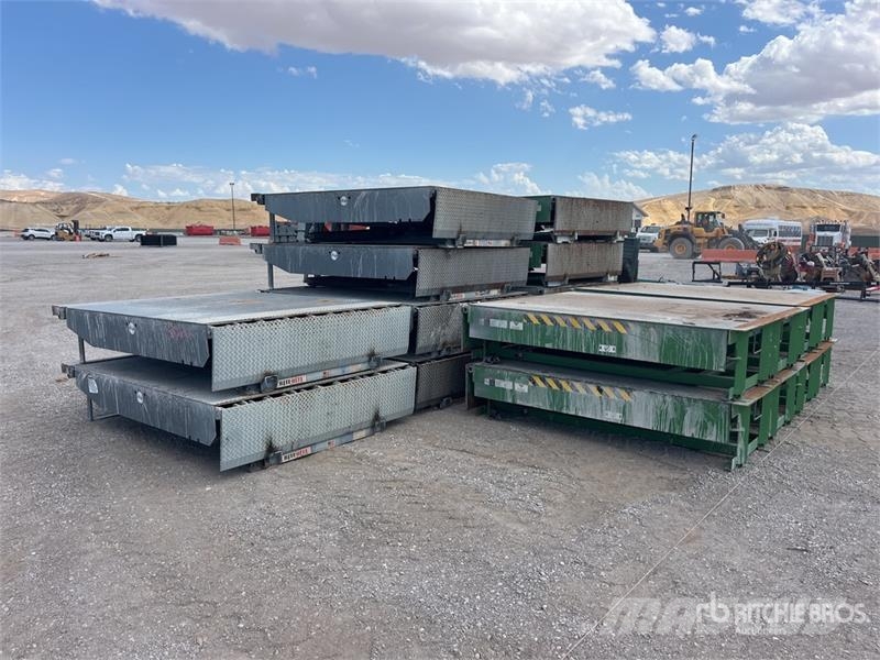 Quantity of (14) 7 ft x 6 ft Loading Dock Ramps Otros componentes