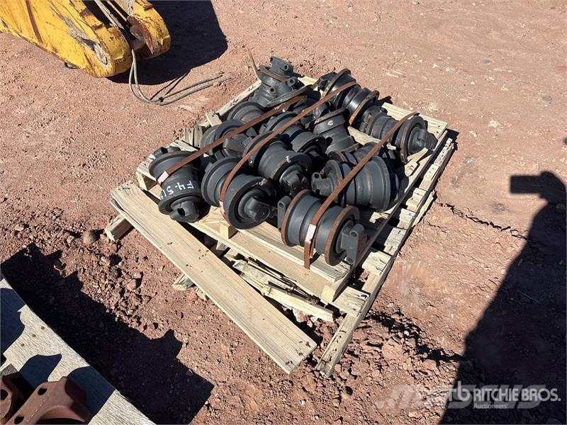 Quantity of (14) Track Rollers Autres accessoires