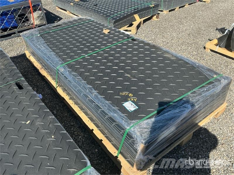  Quantity of (15)  FPM Ground Protection Mats (Unus 钻孔机械设备配件