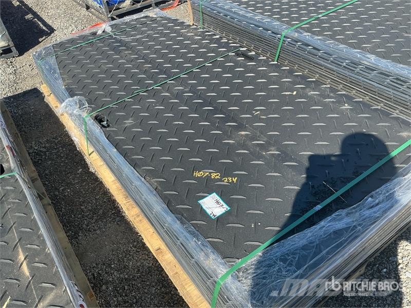  Quantity of (15)  FPM Ground Protection Mats (Unus 钻孔机械设备配件