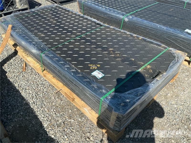  Quantity of (15)  FPM Ground Protection Mats (Unus 钻孔机械设备配件