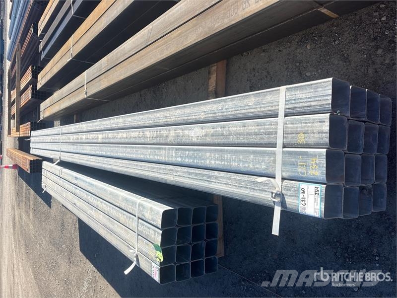  Quantity of (16) 234 in Galvanized Square Tubing ( Montacargas y elevadores de material