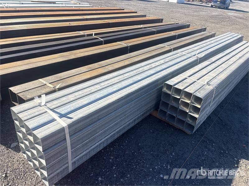  Quantity of (16) 234 in Galvanized Square Tubing ( Montacargas y elevadores de material