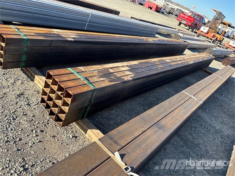 Quantity of (16) 3 5/8 x 21 ft Steel Square Tubes Autres accessoires