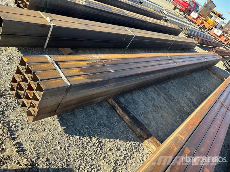Quantity of (16) 3 5/8 x 24 ft Steel Square Tubes Autres accessoires