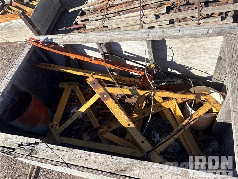 Quantity of (16) EFFCO Concrete Forms Concrete accessories