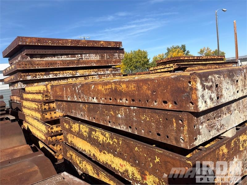Quantity of (16) EFFCO Concrete Forms Concrete accessories