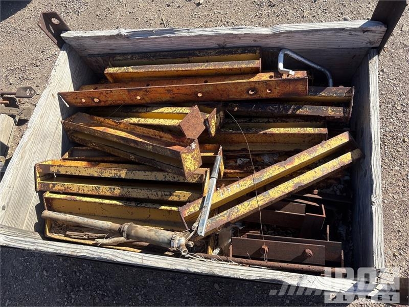 Quantity of (16) EFFCO Concrete Forms Concrete accessories