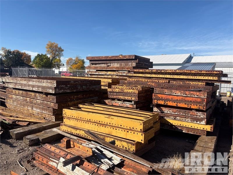Quantity of (16) EFFCO Concrete Forms Concrete accessories
