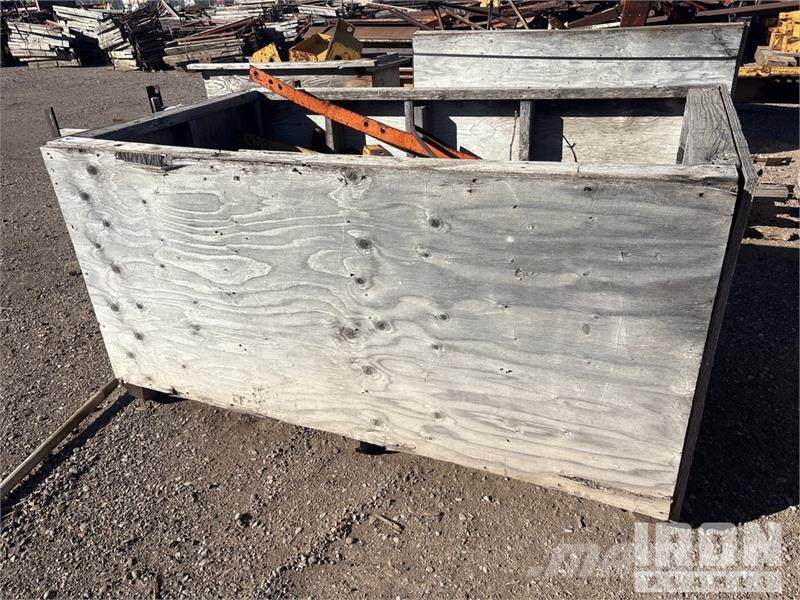 Quantity of (16) EFFCO Concrete Forms Concrete accessories