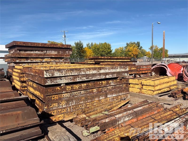 Quantity of (16) EFFCO Concrete Forms Concrete accessories