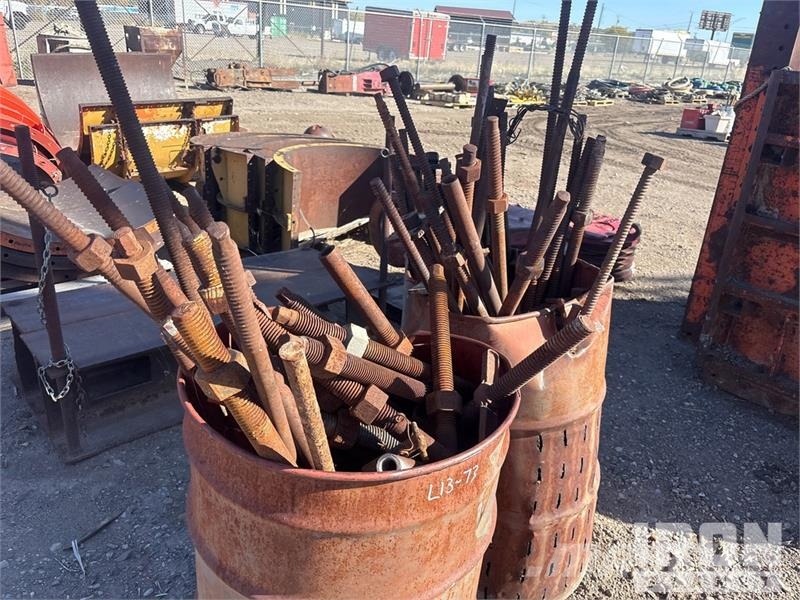 Quantity of (16) EFFCO Concrete Forms Concrete accessories
