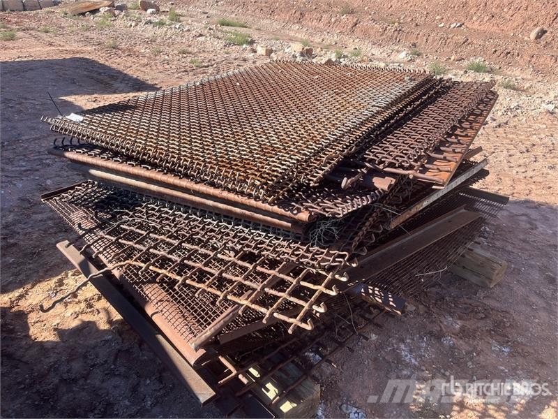 Quantity of (17) Pallets of Screen Cloth قطع غيار المخلفات / إعادة التدوير والمحاجر